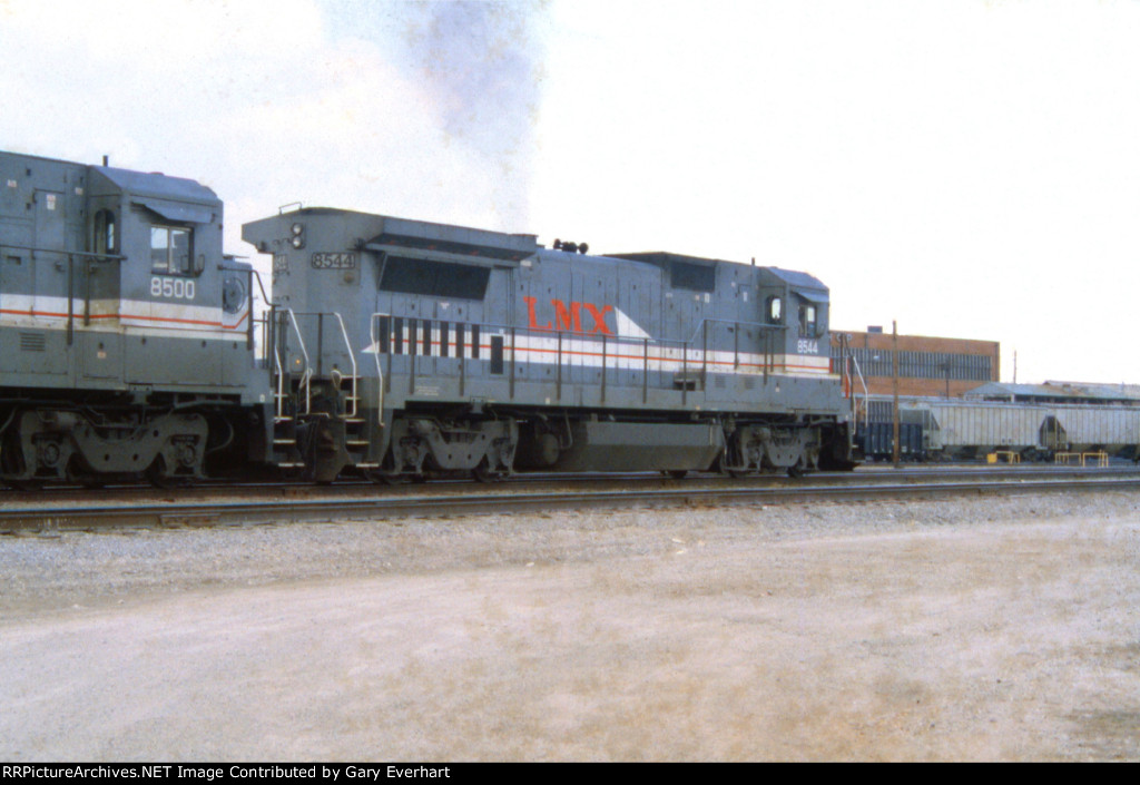 LMX B39-8E #8544 - Locomotive Management Leasing (GE)